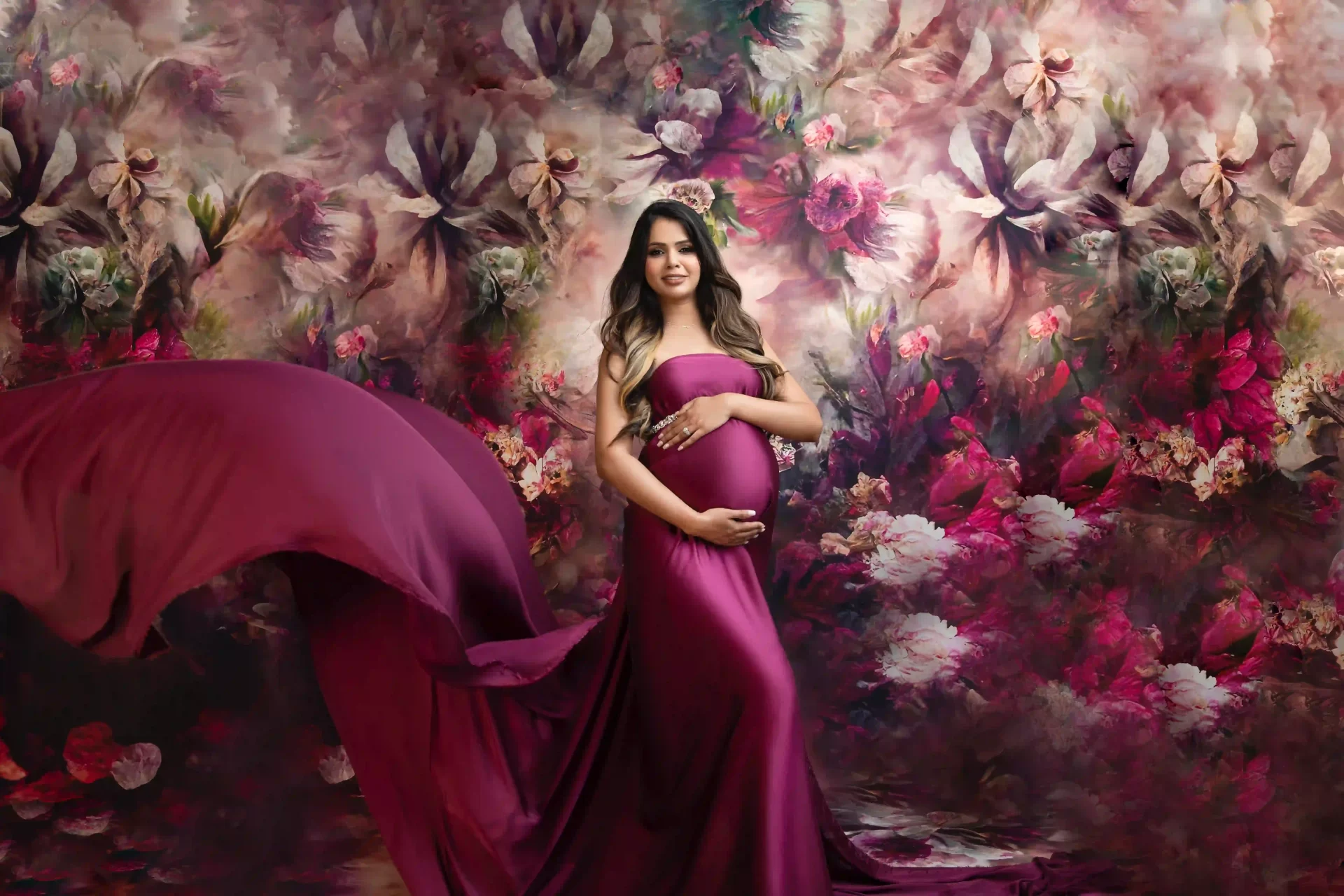 Lavish Chiffon Wrap for a Memorable Maternity Session Lavish Chiffon Wrap for a Memorable Maternity Session