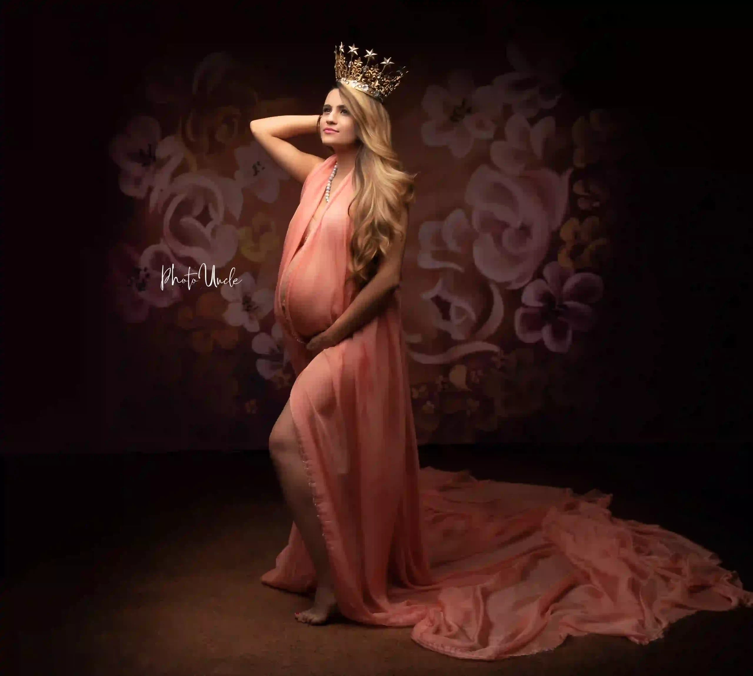 Lightweight Chiffon Wrap for a Flawless Maternity Shoot